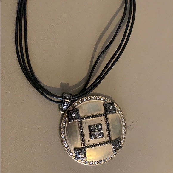 Vintage style necklaces and matching bracelets set - Picture 2 of 4